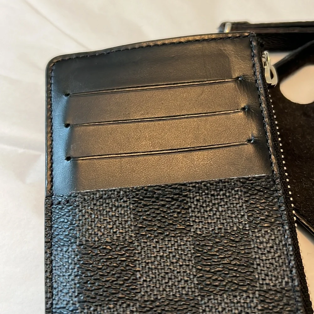 Louis Vuitton Playphone LV 8 - Picture 5 of 9